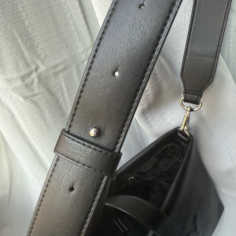 DKNY black tote bag - Picture 2 of 9